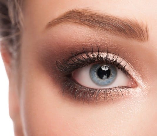Trucos para hacer crecer tus cejas en tiempo récord